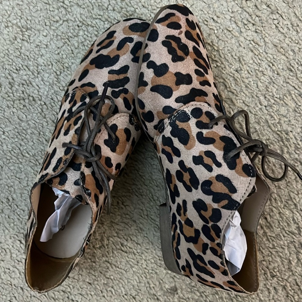 Leopard print oxfords, size 7, new in box, never worn